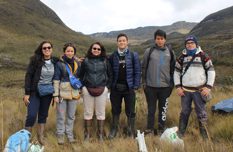 From left to right: Ana Maria Castro, Daniela Baquero, Anny Daniela Montoya, Daniel Felipe Martinez, Juan Sebastian Montero, Jimmy Fernando Rodriguez (Kew © by Martin Baruffol)