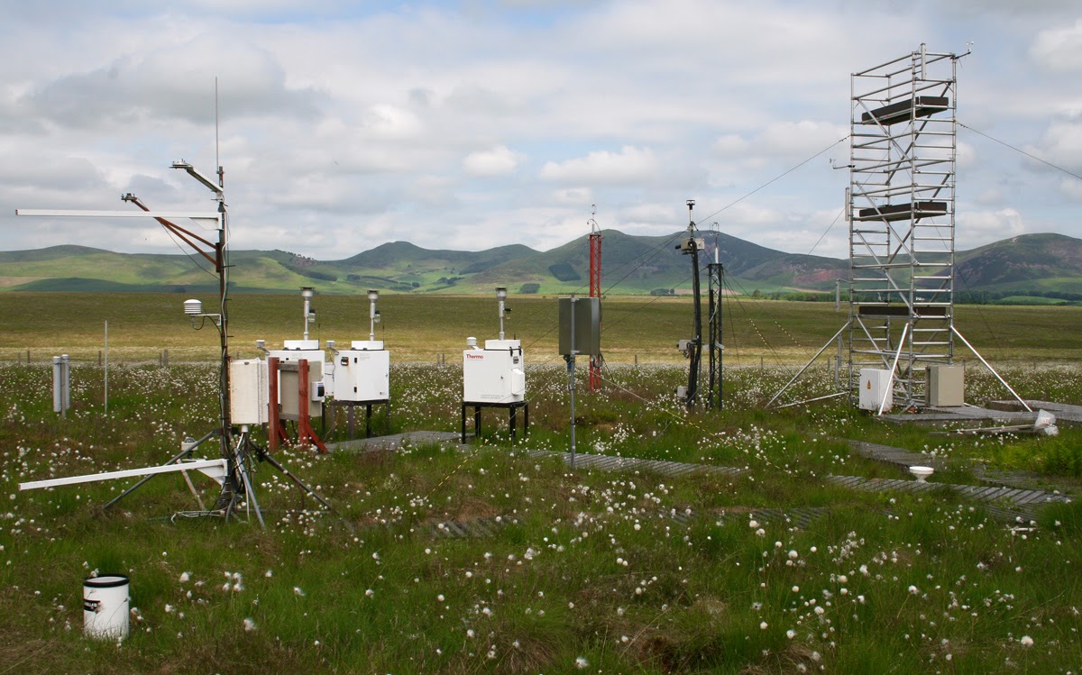 Ozone measurements at the EMEP Supersite at Auchencorth Moss, UK Photo: Mhairi Coyle Ozone measurements at the EMEP Supersite at Auchencorth Moss, UK Photo: Mhairi Coyle