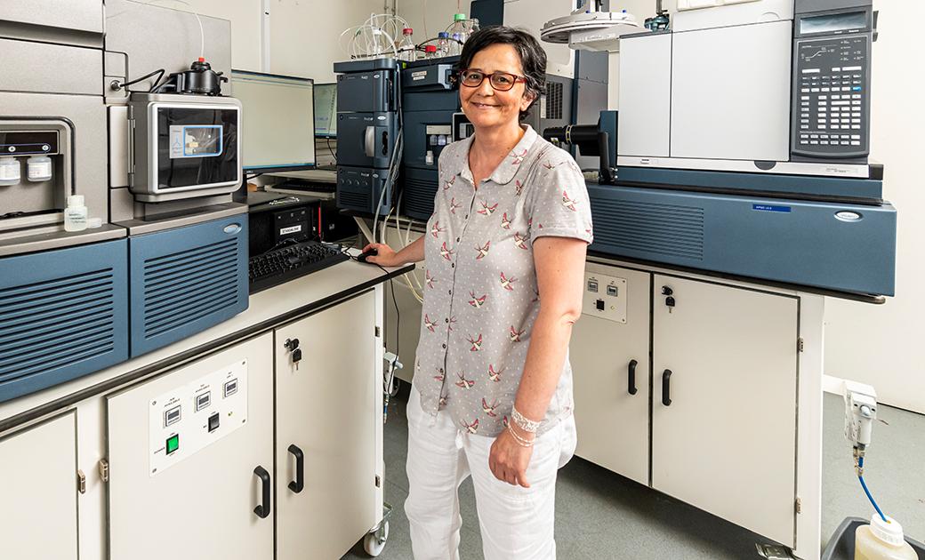 Gloria Dos Santos Pereira in the Analytical Chemistry Lab at Lancaster