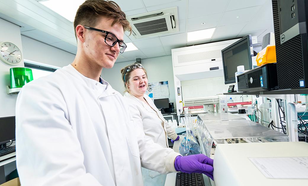 Joshua Telford and Helen Campbell in UKCEH's Analytical Chemistry Lab Service in Lancaster