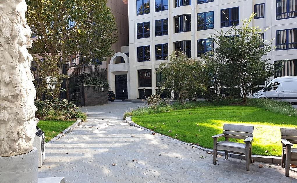 Mitre Square, London_Photo: Roschue