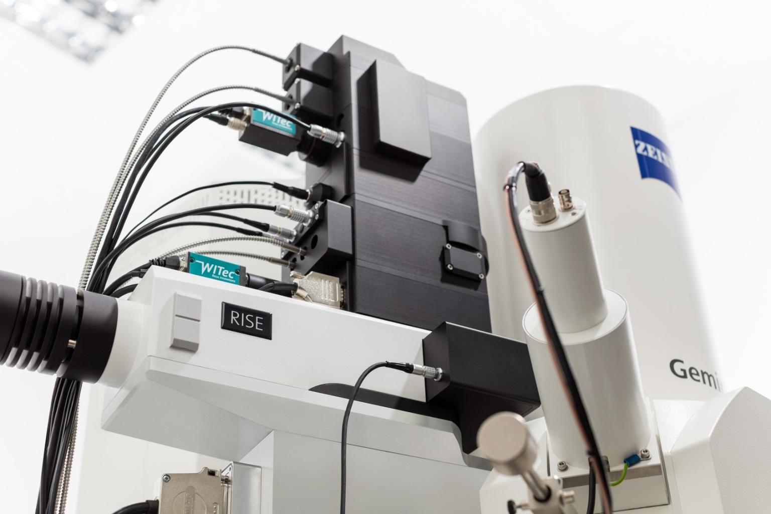 Field emission scanning electron microscope provided by Zeiss