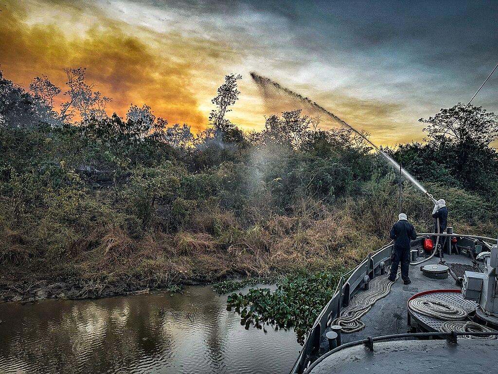 Firefighters in action in the Pantanal in July2024. Photo: Marinha do Brasil CC BY-SA 2.0