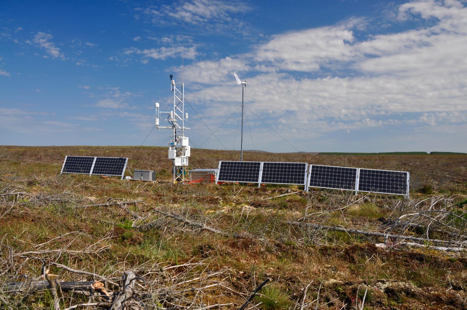 Greenhouse gas monitoring equipment on a restored peatland site in Forsinard in northern Scotland  Picture: Rebekka Artz