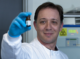 Dr Andrew Singer Dr Andrew Singer