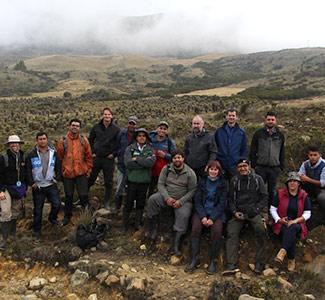 Large group of people in a Colombian paramo