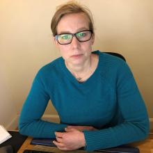 Dr. Julia Drewer