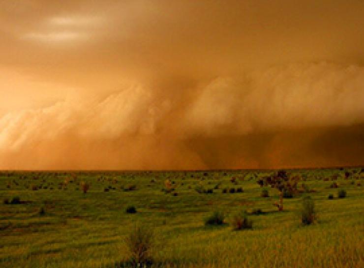 Arrival of squall line in Mali (c. CNRS Phototeque)