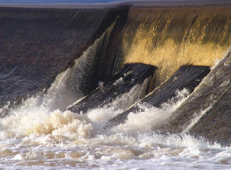 Weir Photo: Shutterstock