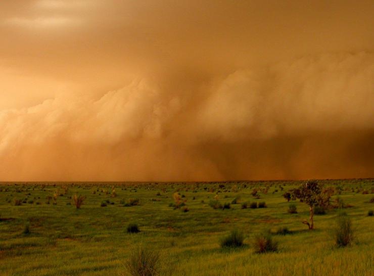 Arrival of storm in Mali