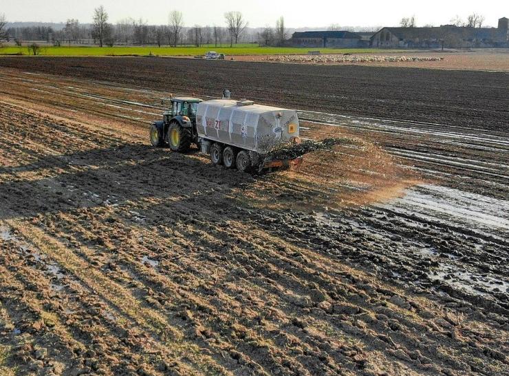 fertiliser spreading